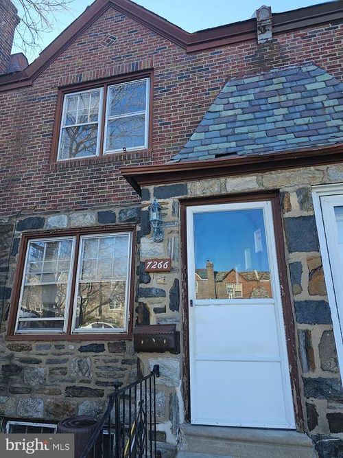7266 Spruce St, UPPER DARBY, PA, 19082-4828 | Card Image