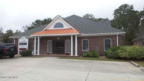 202-301 Commerce Ave, Morehead City, NC, 28557-3546 | Card Image