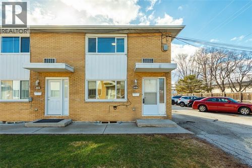 816 Wellington St, Sarnia, ON, N7T1J5 | Card Image