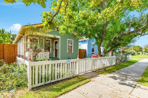 4123 Avenue Q, Galveston, TX, 77550-6910 | Card Image