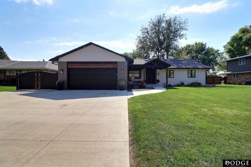 2225 Teakwood Dr, Fremont, NE, 68025-6801 | Card Image