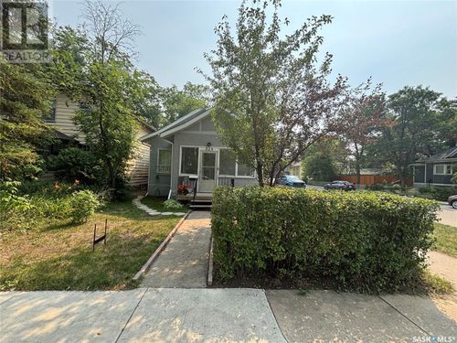 223 31st St W, Saskatoon, SK, S7L0P6 | Card Image