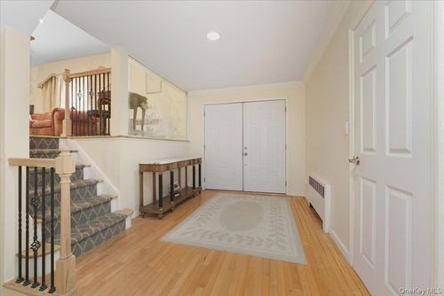 504 Cedarwood Dr, Cedarhurst, NY, 11516-1008 | Card Image