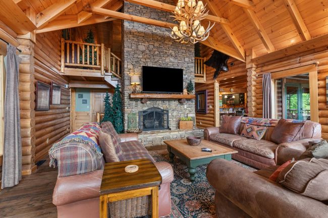 2414 Walnut Cove Way, House other with 4 bedrooms, 6 bathrooms and null parking in Sevierville TN | Image 6