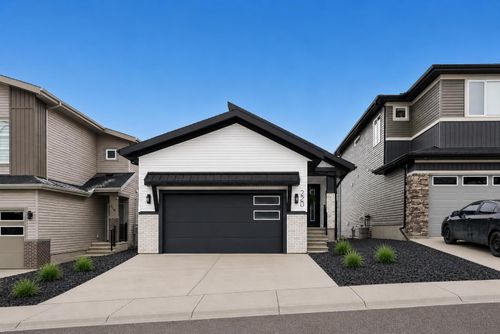 220 Precedence View, Cochrane, AB, T4C2W8 | Card Image