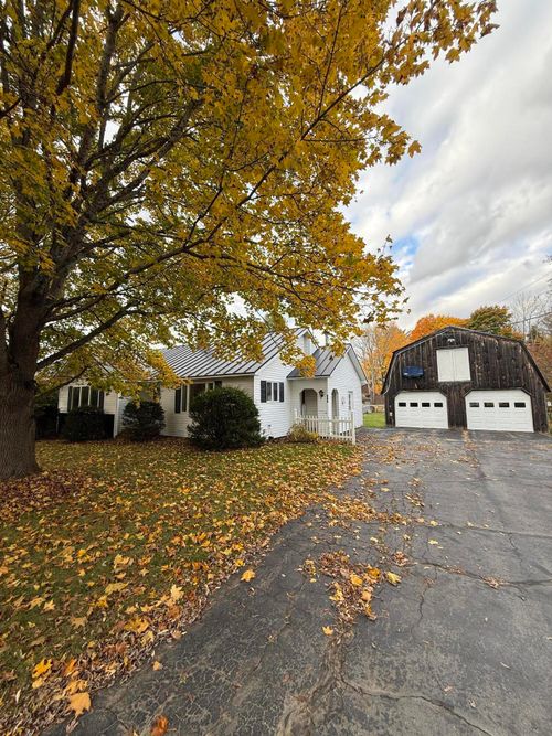 158 Clinton Avenue, Winslow, ME, 04901 | Card Image