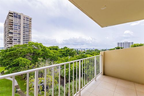 6b-11111 Biscayne Blvd, North Miami Beach, FL, 33181-3404 | Card Image