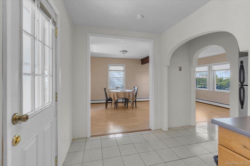 42 E 16th St, Huntingtn Sta, NY, 11746-2911 | Card Image