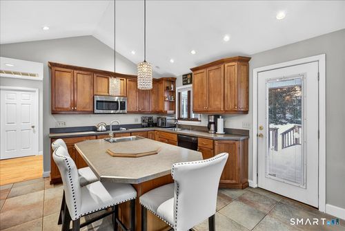 30 Highwood Ave, Hamden, CT, 06514-2819 | Card Image