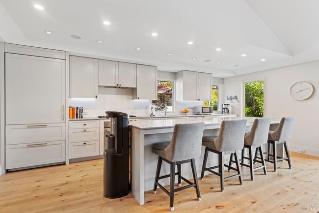 333 Oak Leaf Circle, House other with 3 bedrooms, 2 bathrooms and 4 parking in Santa Rosa CA | Image 4