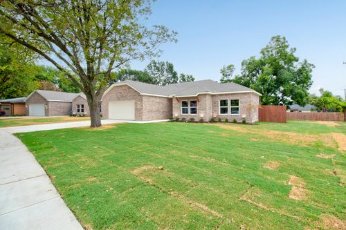 1019 Holiday Dr, Sherman, TX, 75090-8323 | Card Image