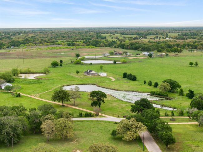 1234 County Road 135, House other with 3 bedrooms, 3 bathrooms and 4 parking in Lincoln TX | Image 35