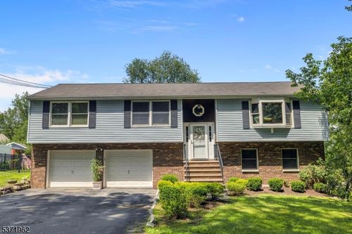 16 Argus St, Butler, NJ, 07405-1518 | Card Image