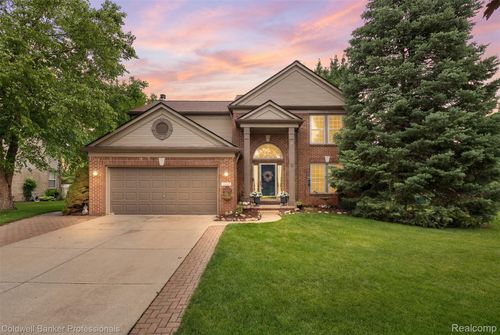 17943 Salinas River Way, Macomb, MI, 48042-2373 | Card Image