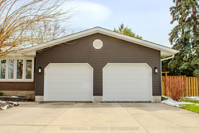254 Pryde Blvd, House other with 4 bedrooms, 2 bathrooms and 4 parking in Exeter ON | Image 4