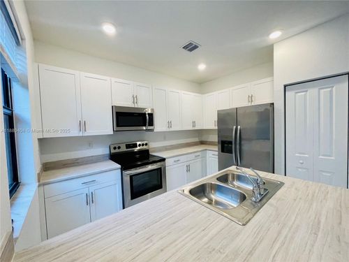 0-28716 Sw 134th Ct, Homestead, FL, 33033-7542 | Card Image