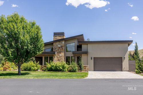 27 Streamside Dr, Hailey, ID, 83333-5256 | Card Image