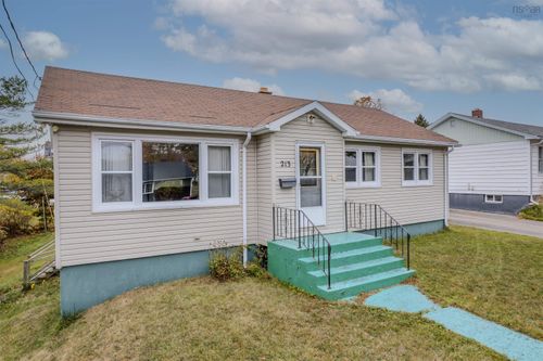 213 Cusack Dr, Sydney, NS, B1P3W8 | Card Image