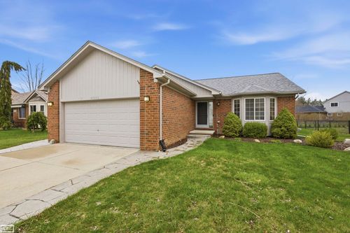45306 Dante Dr, Macomb, MI, 48042-5524 | Card Image