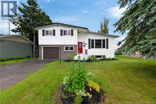 641 Charline Ave, Dieppe, NB, E1A1C7 | Card Image