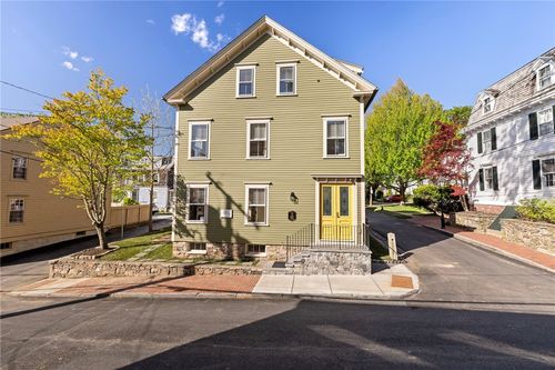 2-18 Barney St, Newport, RI, 02840-7143 | Card Image