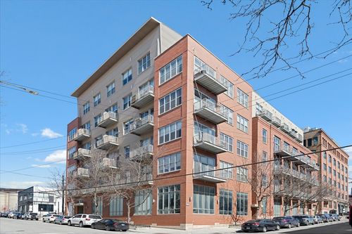 306-824 W Superior St, Chicago, IL, 60642-8083 | Card Image