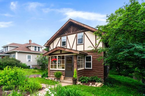 112 E Winona St, Duluth, MN, 55803-1808 | Card Image