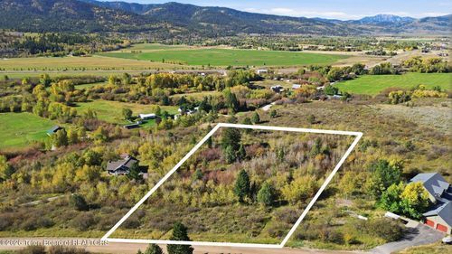 9420 Edgewood Ln, Victor, ID, 83455-4952 | Card Image