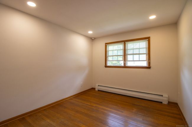 107 Travis Dr, House other with 3 bedrooms, 1 bathrooms and null parking in Bridgeport CT | Image 6