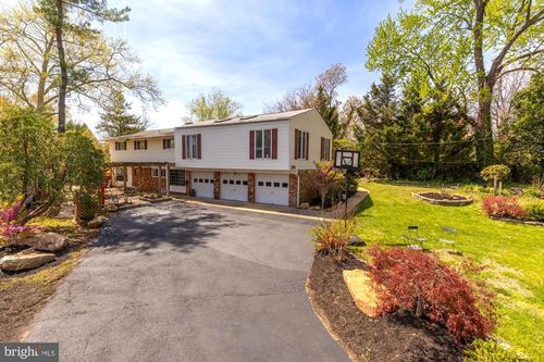 6811 Valley Brook Dr, FALLS CHURCH, VA, 22042-4037 | Card Image