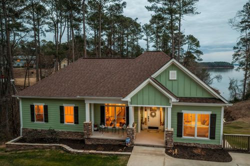 137 Memorial Dr, Mc Cormick, SC, 29835-4118 | Card Image