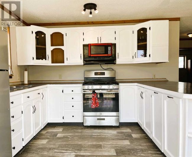 842070 Range Rd, Home with 3 bedrooms, 2 bathrooms and null parking in Fairview AB | Image 8