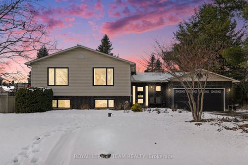 {{alt}} | Card Image