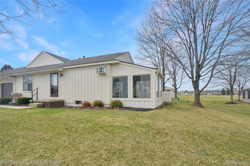 12113 Lexington Dr, South Lyon, MI, 48178-9197 | Card Image