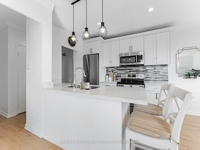 701 - 78 Warren Rd, Condo with 1 bedrooms, 1 bathrooms and null parking in Toronto ON | Image 9