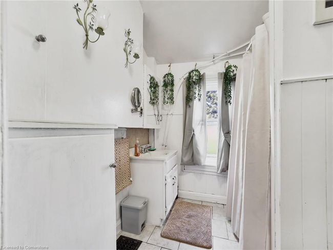 1225 Queenston Rd, House other with 5 bedrooms, 2 bathrooms and 6 parking in Cambridge ON | Image 22