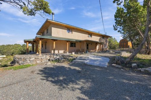 11 Longview Dr, Tijeras, NM, 87059-8835 | Card Image
