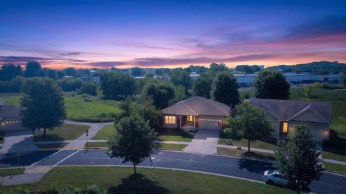 8927 Sunstone Ln, MIDDLETON, WI, 53562-4274 | Card Image