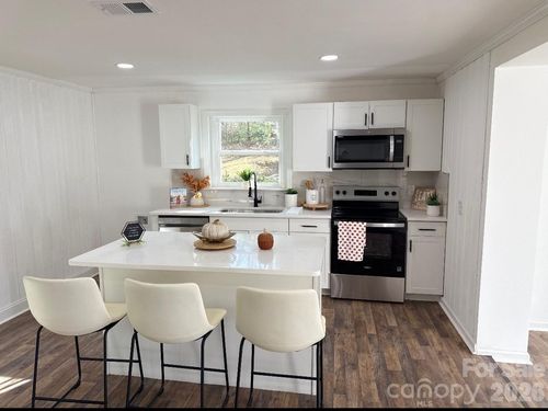 123 Riverside Dr, Mount Holly, NC, 28120-9785 | Card Image