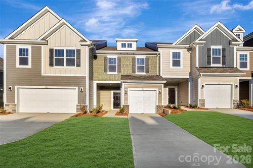 816 Earhart St, Concord, NC, 28027-9021 | Card Image