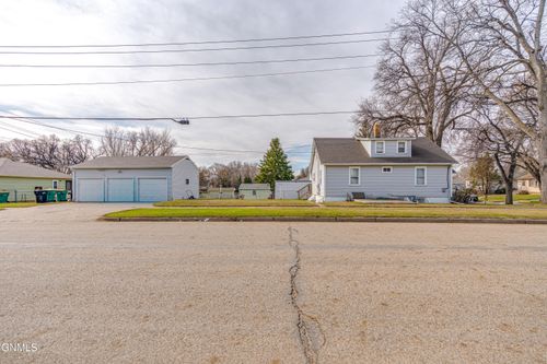 725 N 18th St, Bismarck, ND, 58501-4362 | Card Image