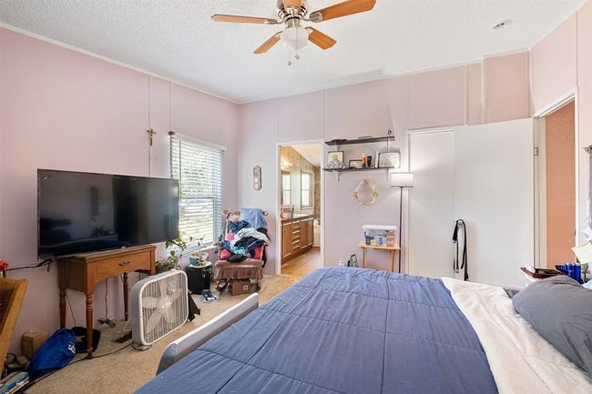 1231 Peach Creek Rd, House other with 4 bedrooms, 2 bathrooms and null parking in Waelder TX | Image 6