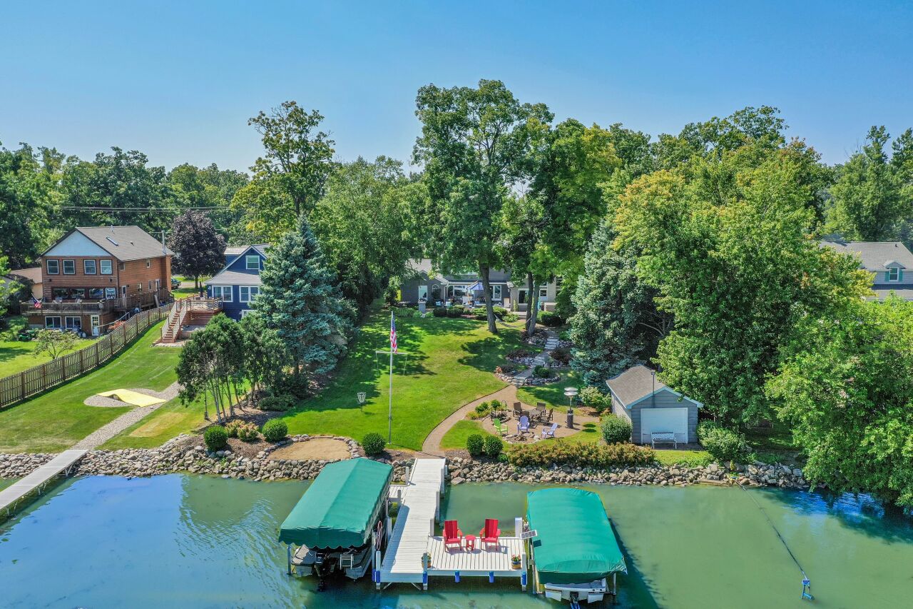 Lakeshore Dr, Kansasville, WI 53139