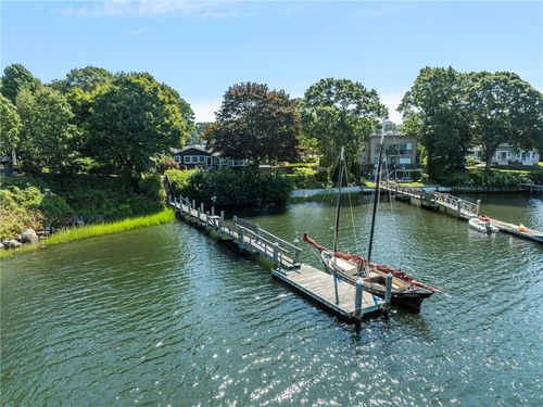 14 Betty Hill Rd, Narragansett, RI, 02882-4053 | Card Image