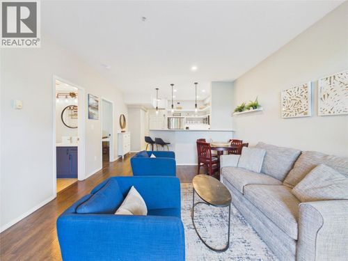 302-1088 Sunset Dr, Kelowna, BC, V1Y9W1 | Card Image