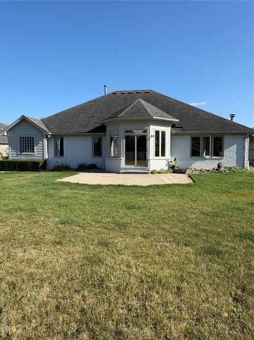 52271 Buckskin Dr, Macomb, MI, 48042-4019 | Card Image