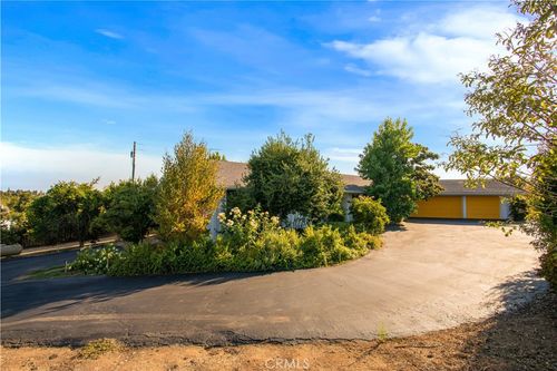 711 Tumble Creek Ln, Fallbrook, CA, 92028-2594 | Card Image