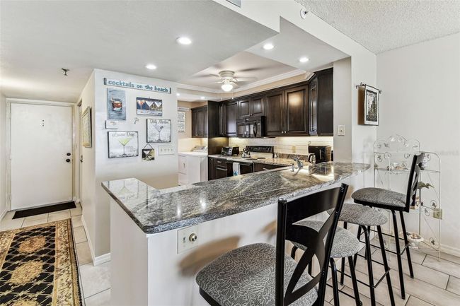 APT-504 - 15462 Gulf Blvd, Condo with 2 bedrooms, 2 bathrooms and null parking in MADEIRA BEACH FL | Image 5