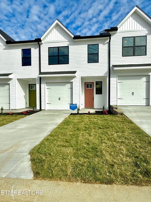 8828 Chapman Trace Way, Knoxville, TN, 37920-2892 | Card Image