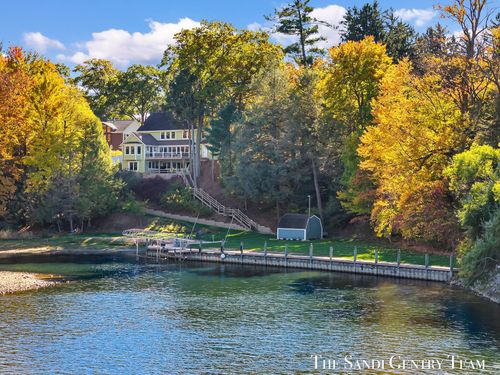 18886 Greenwood Ct, Spring Lake, MI, 49456-1169 | Card Image